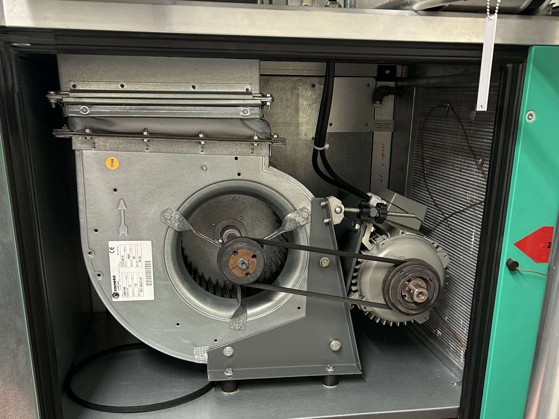 Frontansicht EC-Ventilator im Gehäuse — saubere Integration